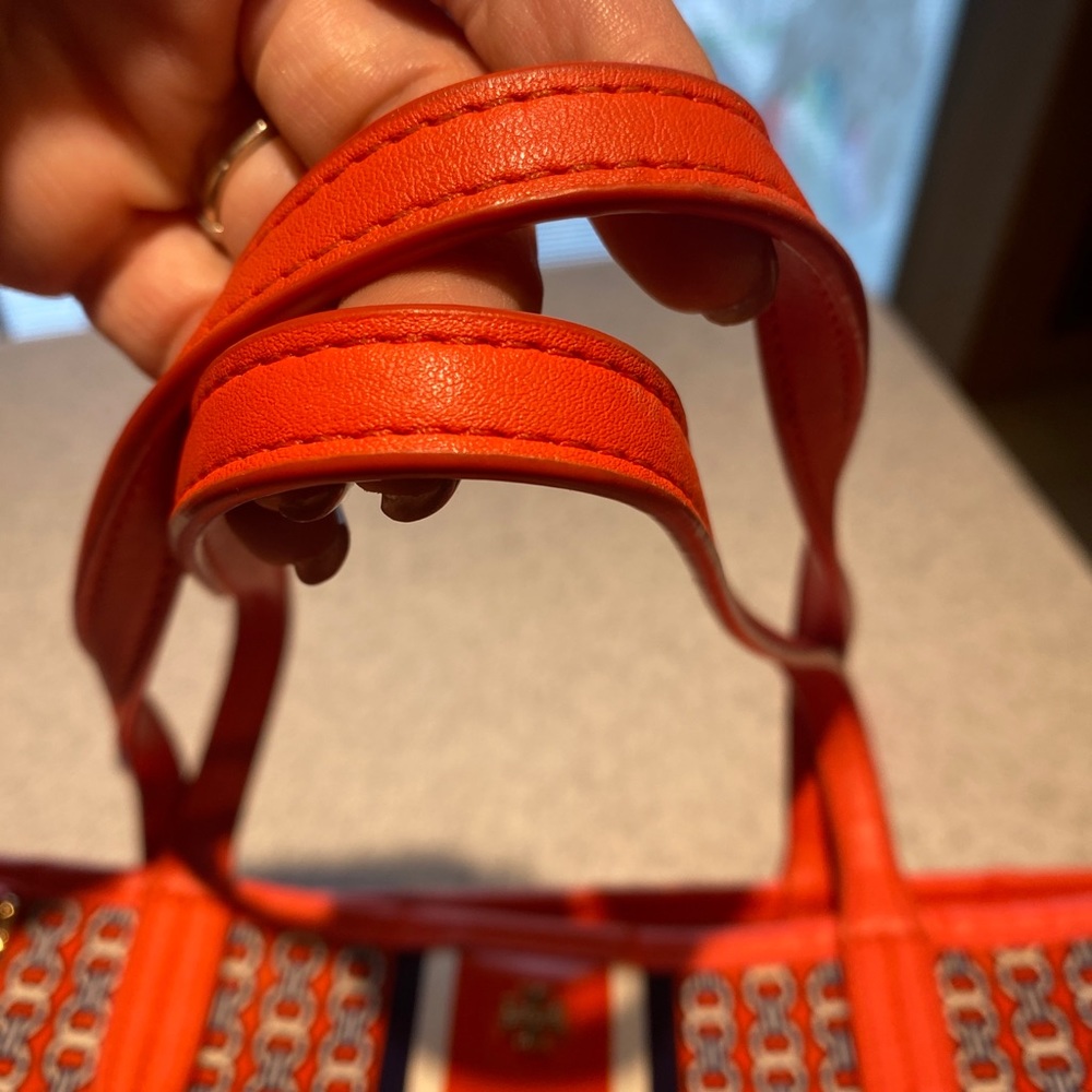 Tory Burch Orange and White Tote Bag - Picture 2 of 5